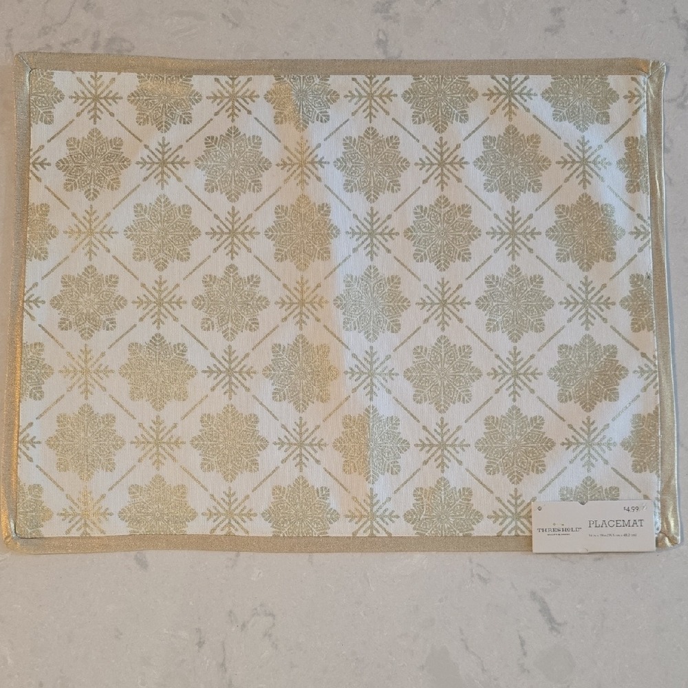 Christmas in July! Threshold Gold White Snowflake Placemats Set of 5 Holiday